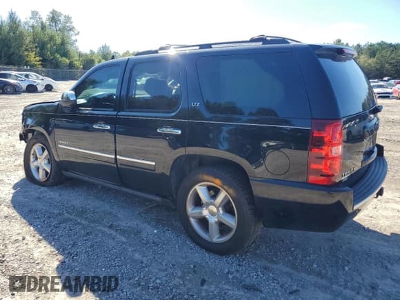✅ 2013 Chevrolet Tahoe LTZ • VIN: 1GNSCCE00DR325458 • Lot: 86470915. Wystawiony na Copart z przebiegiem 171 992 mil. Bezpłatny archiwum sprzedaży aukcyjnych z USA i szczegółowy raport historii pojazdu na DreamBid. Zdjęcie 2.
