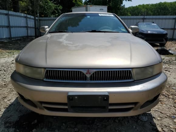 ✅ 2000 Mitsubishi Galant ES • VIN: 4A3AA46G1YE023862 • Lot: 61449105. Wystawiony na Copart z przebiegiem 206 364 mil. Bezpłatny archiwum sprzedaży aukcyjnych z USA i szczegółowy raport historii pojazdu na DreamBid. Zdjęcie 5.