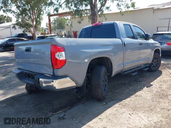 ✅ 2021 Toyota Tundra SR • VIN: 5TFRY5F15MX300045 • Lot: 42666519. Wystawiony na IAAI z przebiegiem 30 609 mil. Bezpłatny archiwum sprzedaży aukcyjnych z USA i szczegółowy raport historii pojazdu na DreamBid. Zdjęcie 4.