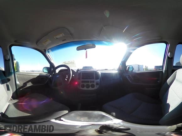 ✅ 2003 Ford Escape XLT Popular 2 • VIN: 1FMYU93193KC87505 • Lot: 43532686. Listed on IAAI with 138,748 mi. Free auction sales archive from the USA and detailed vehicle history report at DreamBid. Image 18.