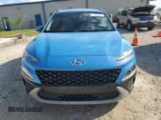 ✅ 2022 Hyundai Kona SEL • VIN: KM8K32AB6NU870455 • Лот: 72323794. Опубликован ранее на Copart с пробегом 50 915 миль. Бесплатный доступ к архиву аукционных продаж из США и подробный отчёт об истории автомобиля на DreamBid. Изображение 5.