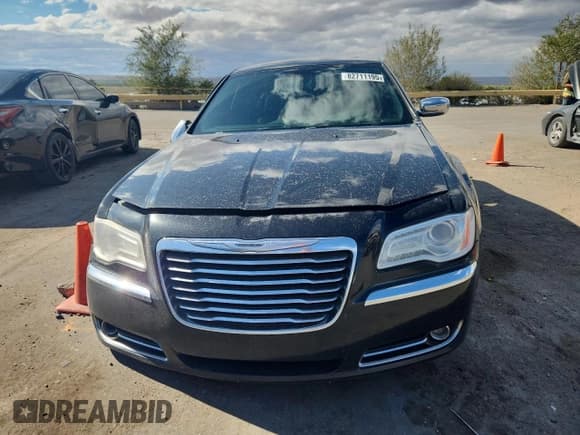 ✅ 2014 Chrysler 300 C • VIN: 2C3CCAET9EH382825 • Лот: 82711195. Опубликован ранее на Copart с пробегом 140 233 миль. Бесплатный доступ к архиву аукционных продаж из США и подробный отчёт об истории автомобиля на DreamBid. Изображение 5.