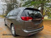 ✅ 2019 Chrysler Pacifica Touring L • VIN: 2C4RC1BG2KR651461 • Lot: 94815105. Wystawiony na Copart z przebiegiem 234 607 mil. Bezpłatny archiwum sprzedaży aukcyjnych z USA i szczegółowy raport historii pojazdu na DreamBid. Zdjęcie 3.