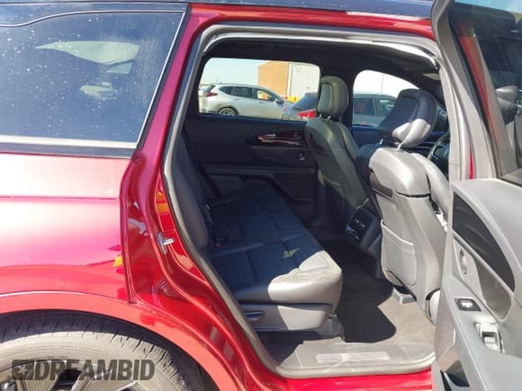 ✅ 2024 Lincoln Nautilus Reserve • VIN: 5LMPJ8K4XRJ851572 • Lot: 41643399. Listed on IAAI with 12,782 mi. Free auction sales archive from the USA and detailed vehicle history report at DreamBid. Image 8.