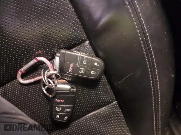 ✅ 2015 Jeep Grand Cherokee Limited • VIN: 1C4RJFBG9FC130819 • Лот: 43317711. Опубликован ранее на IAAI с пробегом 196 383 миль. Бесплатный доступ к архиву аукционных продаж из США и подробный отчёт об истории автомобиля на DreamBid. Изображение 11.