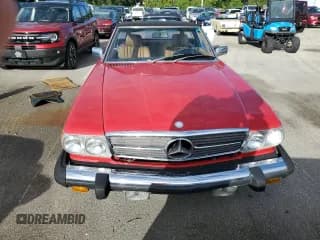 ✅ 1983 Mercedes-Benz 380 SL • VIN: WDBBA45A4DB023966 • Lot: 74597714. Wystawiony na Copart z przebiegiem 73 642 mil. Bezpłatny archiwum sprzedaży aukcyjnych z USA i szczegółowy raport historii pojazdu na DreamBid. Zdjęcie 5.
