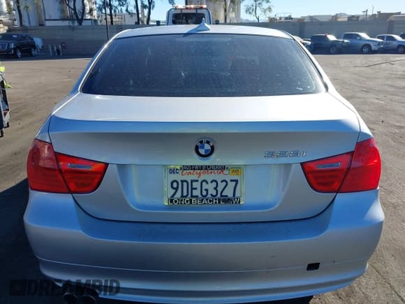 ✅ 2011 BMW 3 Series 328i • VIN: WBAPH7G54BNM56104 • Lot: 43570008. Listed on IAAI with 178,275 mi. Free auction sales archive from the USA and detailed vehicle history report at DreamBid. Image 12.
