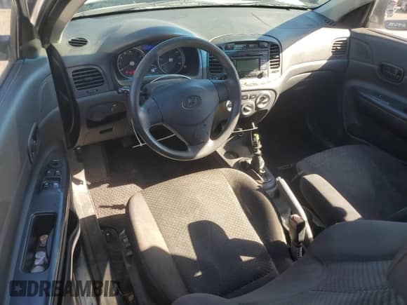 ✅ 2010 Hyundai Accent GS • VIN: KMHCM3ACXAU169637 • Лот: 85195645. Опубликован ранее на Copart с пробегом 105 830 миль. Бесплатный доступ к архиву аукционных продаж из США и подробный отчёт об истории автомобиля на DreamBid. Изображение 8.