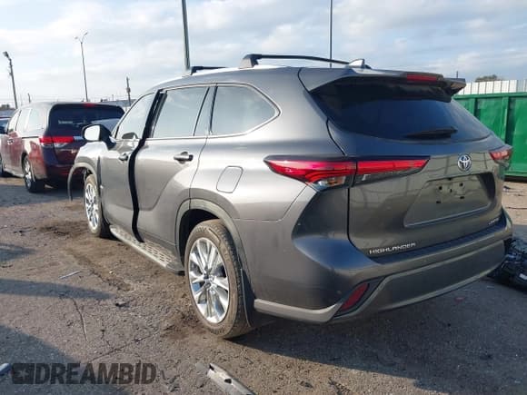 ✅ 2023 Toyota Highlander L • VIN: 5TDKDRAHXPS518355 • Lot: 41115413. Listed on IAAI with 17,646 mi. Free auction sales archive from the USA and detailed vehicle history report at DreamBid. Image 3.