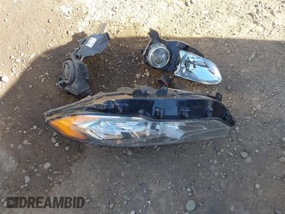 ✅ 2018 Ford Fusion SE • VIN: 3FA6P0LU7JR146987 • Lot: 43593808. Wystawiony na IAAI z przebiegiem 114 164 mil. Bezpłatny archiwum sprzedaży aukcyjnych z USA i szczegółowy raport historii pojazdu na DreamBid. Zdjęcie 12.