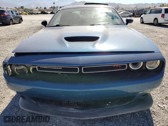 ✅ 2020 Dodge Challenger R/T 50th Anniversary • VIN: 2C3CDZBT4LH215401 • Lot: 69131955. Wystawiony na Copart z przebiegiem 49 610 mil. Bezpłatny archiwum sprzedaży aukcyjnych z USA i szczegółowy raport historii pojazdu na DreamBid. Zdjęcie 5.