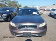 ✅ 2007 Infiniti FX • VIN: JNRAS08W77X204805 • Lot: 42968117. Wystawiony na IAAI z przebiegiem 202 140 mil. Bezpłatny archiwum sprzedaży aukcyjnych z USA i szczegółowy raport historii pojazdu na DreamBid. Zdjęcie 6.