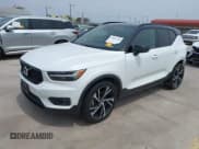 ✅ 2019 Volvo XC40 R-Design • VIN: YV4162UM3K2045725 • Lot: 43016220. Listed on IAAI with 89,963 mi. Free auction sales archive from the USA and detailed vehicle history report at DreamBid. Image 18.