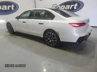 ✅ 2024 BMW 7 Series 740i xDrive • VIN: WBA33EH06RCS76214 • Лот: 78085004. Опубликован ранее на Copart с пробегом 2 808 миль. Бесплатный доступ к архиву аукционных продаж из США и подробный отчёт об истории автомобиля на DreamBid. Изображение 2.