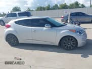 ✅ 2012 Hyundai Veloster w/Red Int • VIN: KMHTC6AD4CU053866 • Lot: 43278884. Wystawiony na IAAI z przebiegiem 155 497 mil. Bezpłatny archiwum sprzedaży aukcyjnych z USA i szczegółowy raport historii pojazdu na DreamBid. Zdjęcie 13.