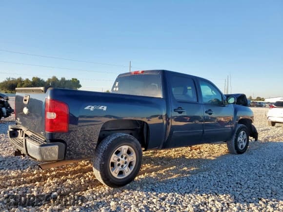 ✅ 2008 Chevrolet Silverado 1500 LTZ • VIN: 2GCFK13Y681305501 • Lot: 90853265. Listed on Copart with 274,400 mi. Free auction sales archive from the USA and detailed vehicle history report at DreamBid. Image 3.