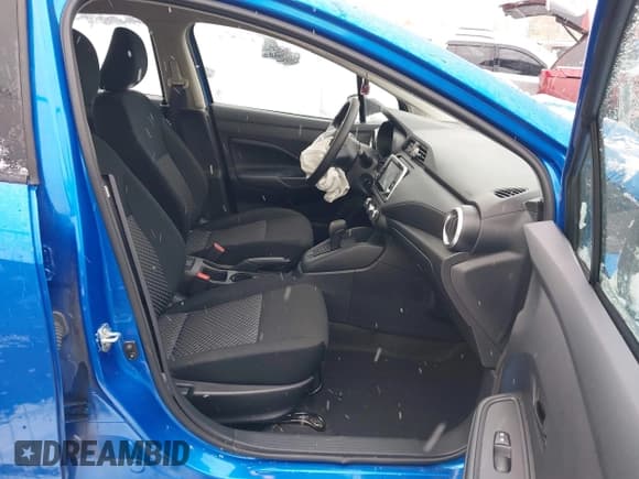 ✅ 2024 Nissan Versa S • VIN: 3N1CN8DVXRL874068 • Лот: 43649478. Опубликован ранее на IAAI с пробегом 21 156 миль. Бесплатный доступ к архиву аукционных продаж из США и подробный отчёт об истории автомобиля на DreamBid. Изображение 5.