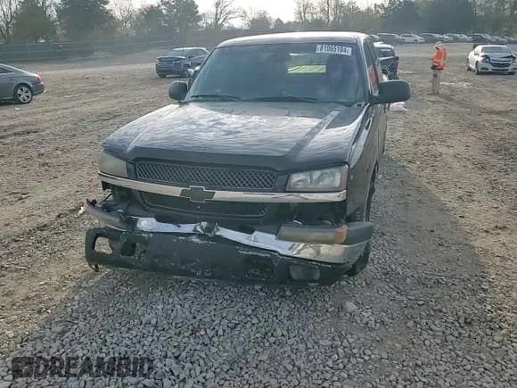 ✅ 2004 Chevrolet Silverado 1500 LS • VIN: 1GCEC19T84Z151900 • Лот: 81065104. Опубликован ранее на Copart с пробегом 219 606 миль. Бесплатный доступ к архиву аукционных продаж из США и подробный отчёт об истории автомобиля на DreamBid. Изображение 11.