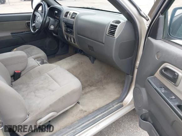 ✅ 2004 Chevrolet Colorado LS Z71 • VIN: 1GCDT196648106644 • Lot: 42289279. Listed on IAAI with 261,325 mi. Free auction sales archive from the USA and detailed vehicle history report at DreamBid. Image 5.