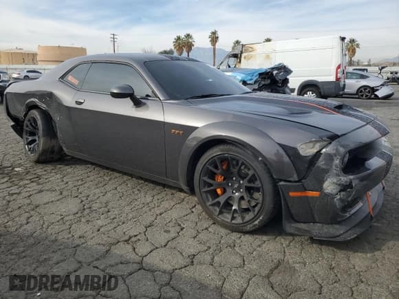 ✅ 2022 Dodge Challenger R/T Scat Pack Widebody • VIN: 2C3CDZFJ1NH218848 • Lot: 82129803. Wystawiony na Copart z przebiegiem 11 347 mil. Bezpłatny archiwum sprzedaży aukcyjnych z USA i szczegółowy raport historii pojazdu na DreamBid. Zdjęcie 4.