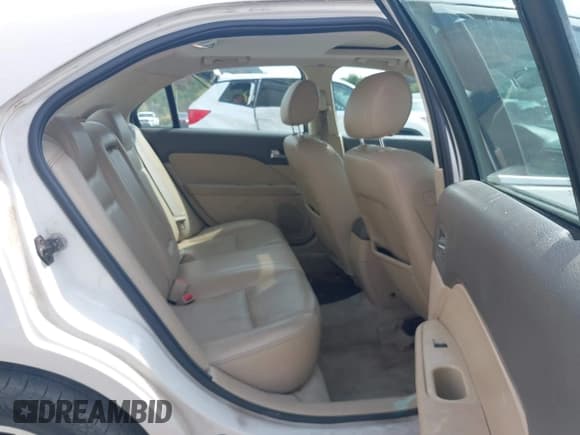 ✅ 2008 Mercury Milan Premier • VIN: 3MEHM08198R619405 • Lot: 43265254. Wystawiony na IAAI z przebiegiem 198 676 mil. Bezpłatny archiwum sprzedaży aukcyjnych z USA i szczegółowy raport historii pojazdu na DreamBid. Zdjęcie 8.