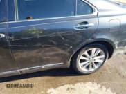 ✅ 2011 Lexus ES 330 • VIN: JTHBK1EGXB2426881 • Lot: 43439108. Listed on IAAI with 296,426 mi. Free auction sales archive from the USA and detailed vehicle history report at DreamBid. Image 19.