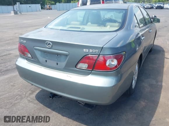 ✅ 2003 Lexus ES 300 • VIN: JTHBF30G330106970 • Lot: 42590586. Wystawiony na IAAI z przebiegiem 179 207 mil. Bezpłatny archiwum sprzedaży aukcyjnych z USA i szczegółowy raport historii pojazdu na DreamBid. Zdjęcie 4.