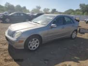 ✅ 2005 Mercedes-Benz C 240 • VIN: WDBRF81J95F632977 • Лот: 62296835. Опубликован ранее на Copart с пробегом 118 666 миль. Бесплатный доступ к архиву аукционных продаж из США и подробный отчёт об истории автомобиля на DreamBid. Изображение 1.