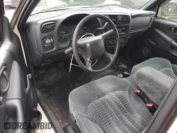 ✅ 2000 Chevrolet S-10 LS • VIN: 1GCCS19W3YK297513 • Лот: 80714844. Опубликован ранее на Copart с пробегом 138 838 миль. Бесплатный доступ к архиву аукционных продаж из США и подробный отчёт об истории автомобиля на DreamBid. Изображение 8.