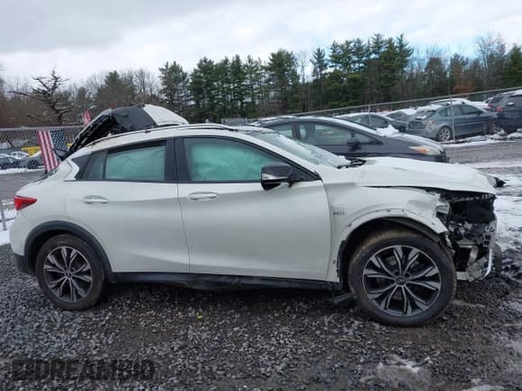 ✅ 2017 Infiniti QX30 Premium • VIN: SJKCH5CR5HA030269 • Лот: 40977881. Опубликован ранее на IAAI с пробегом 54 891 миль. Бесплатный доступ к архиву аукционных продаж из США и подробный отчёт об истории автомобиля на DreamBid. Изображение 13.