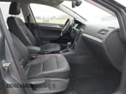 ✅ 2019 Volkswagen Golf S • VIN: 3VWH17AU7KM520624 • Lot: 41829713. Wystawiony na IAAI z przebiegiem 55 985 mil. Bezpłatny archiwum sprzedaży aukcyjnych z USA i szczegółowy raport historii pojazdu na DreamBid. Zdjęcie 5.