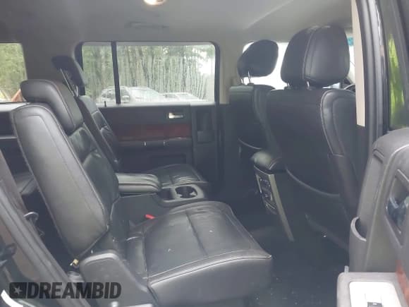 ✅ 2011 Ford Flex Limited • VIN: 2FMGK5DC4BBD05718 • Lot: 43250116. Wystawiony na IAAI z przebiegiem 243 935 mil. Bezpłatny archiwum sprzedaży aukcyjnych z USA i szczegółowy raport historii pojazdu na DreamBid. Zdjęcie 8.