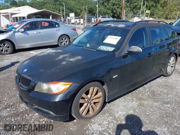 ✅ 2007 BMW 3 Series 328i • VIN: WBAVS13577FX16167 • Lot: 43361289. Listed on IAAI with 176,132 mi. Free auction sales archive from the USA and detailed vehicle history report at DreamBid. Image 6.