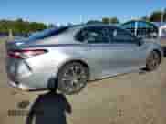 2019 Toyota Camry LE z VIN 4T1B11HK8KU173533, wystawiony jako Copart lot #85150425 z przebiegiem 277 563 mil mil oraz Czysty tytuł • Clean title. Historia ofert i sprzedaży dostępna na DreamBid. Obrazek 3.