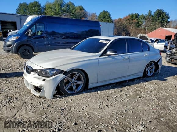 ✅ 2014 BMW 3 Series 328i xDrive • VIN: WBA3B5G54ENS09982 • Lot: 94052845. Listed on Copart with 204,437 mi. Free auction sales archive from the USA and detailed vehicle history report at DreamBid. Image 1.