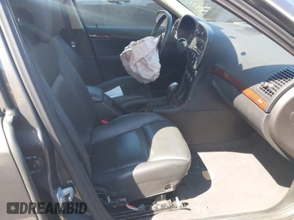 ✅ 2011 Saab 9-3 • VIN: YS3FA4CY4B1300419 • Лот: 41482171. Опубликован ранее на IAAI с пробегом 120 608 миль. Бесплатный доступ к архиву аукционных продаж из США и подробный отчёт об истории автомобиля на DreamBid. Изображение 5.