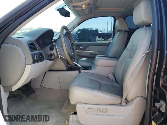 ✅ 2007 Chevrolet Avalanche LTZ • VIN: 3GNEC12J07G277897 • Lot: 51322895. Listed on Copart with 50,831 mi. Free auction sales archive from the USA and detailed vehicle history report at DreamBid. Image 7.