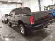 2005 Dodge 3500 SLT z VIN 3D7LS38C85G810265, wystawiony jako IAAI lot #41856058 z przebiegiem 164 027 mil mil oraz . Historia ofert i sprzedaży dostępna na DreamBid. Obrazek 3.