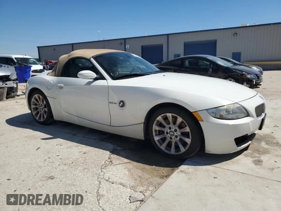 ✅ 2006 BMW Z4 3.0si • VIN: 4USBU53586LX00528 • Lot: 70445404. Wystawiony na Copart z przebiegiem 168 270 mil. Bezpłatny archiwum sprzedaży aukcyjnych z USA i szczegółowy raport historii pojazdu na DreamBid. Zdjęcie 4.