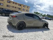 ✅ 2024 Mazda 3 Carbon Edition • VIN: JM1BPBYY4R1704817 • Lot: 82060155. Wystawiony na Copart z przebiegiem 8 435 mil. Bezpłatny archiwum sprzedaży aukcyjnych z USA i szczegółowy raport historii pojazdu na DreamBid. Zdjęcie 3.