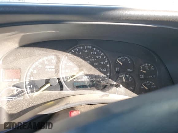 ✅ 2001 Chevrolet Silverado 1500 LS • VIN: 2GCEK19V011346124 • Лот: 85588385. Опубликован ранее на Copart с пробегом 261 139 миль. Бесплатный доступ к архиву аукционных продаж из США и подробный отчёт об истории автомобиля на DreamBid. Изображение 9.