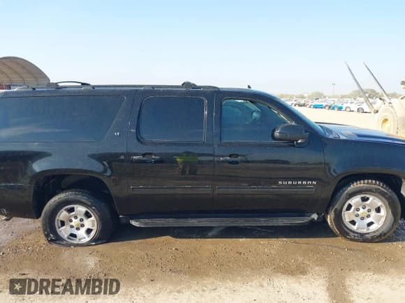 ✅ 2010 Chevrolet Suburban LT • VIN: 1GNUKJE30AR225673 • Lot: 43331437. Listed on IAAI with 247,098 mi. Free auction sales archive from the USA and detailed vehicle history report at DreamBid. Image 13.