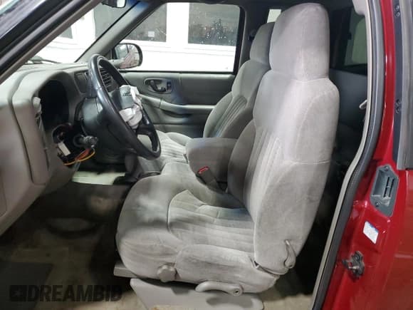 ✅ 2002 Chevrolet S-10 LS • VIN: 1GCCS19W828214789 • Лот: 83106564. Опубликован ранее на Copart с пробегом 99 300 миль. Бесплатный доступ к архиву аукционных продаж из США и подробный отчёт об истории автомобиля на DreamBid. Изображение 7.