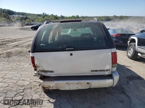 1997 Chevrolet Blazer LS с VIN 1GNCS13W5V2255811, выставлен на аукционе Copart как лот 74091694 с пробегом 130 455 миль миль и Списание • Salvage title. История ставок и продаж доступна на DreamBid. Изображение 6.