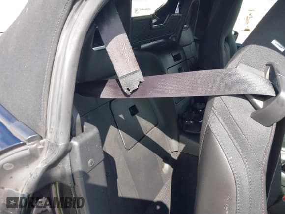 ✅ 2016 Mazda MX-5 Miata Club • VIN: JM1NDAC78G0115478 • Lot: 41772075. Wystawiony na IAAI z przebiegiem 58 236 mil. Bezpłatny archiwum sprzedaży aukcyjnych z USA i szczegółowy raport historii pojazdu na DreamBid. Zdjęcie 8.