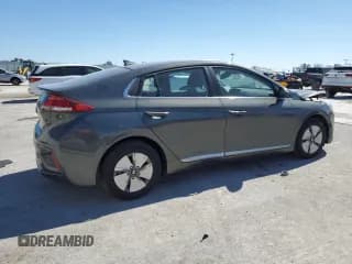 ✅ 2022 Hyundai Ioniq SE • VIN: KMHC75LC4NU282571 • Lot: 77684944. Wystawiony na Copart z przebiegiem 82 047 mil. Bezpłatny archiwum sprzedaży aukcyjnych z USA i szczegółowy raport historii pojazdu na DreamBid. Zdjęcie 3.