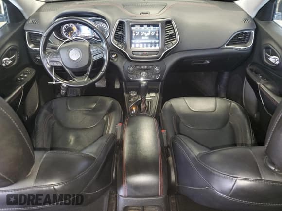 ✅ 2020 Jeep Cherokee Trailhawk • VIN: 1C4PJMBX8LD561931 • Лот: 90224495. Опубликован ранее на Copart с пробегом 130 954 миль. Бесплатный доступ к архиву аукционных продаж из США и подробный отчёт об истории автомобиля на DreamBid. Изображение 8.