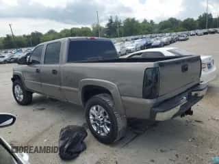 2003 Chevrolet Silverado 1500HD LS z VIN 1GCGC13U83F186723, wystawiony jako Copart lot #63916365 z przebiegiem Nie podano mil oraz Szkoda całkowita • Salvage title. Historia ofert i sprzedaży dostępna na DreamBid. Obrazek 2.