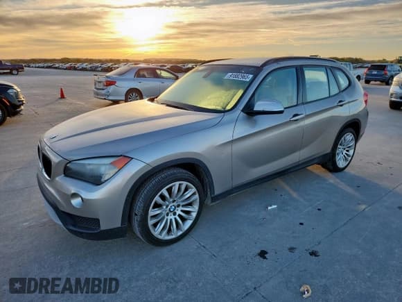 ✅ 2014 BMW X1 sDrive28i • VIN: WBAVM1C5XEVW50985 • Lot: 91882965. Wystawiony na Copart z przebiegiem Nie podano. Bezpłatny archiwum sprzedaży aukcyjnych z USA i szczegółowy raport historii pojazdu na DreamBid. Zdjęcie 1.