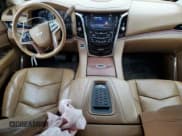 ✅ 2016 Cadillac Escalade Platinum • VIN: 1GYS3DKJ4GR343911 • Lot: 60718135. Wystawiony na Copart z przebiegiem 80 366 mil. Bezpłatny archiwum sprzedaży aukcyjnych z USA i szczegółowy raport historii pojazdu na DreamBid. Zdjęcie 8.